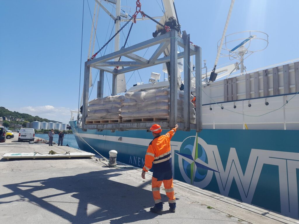 Déchargement de l'Artemis (TOWT) - Fécamp