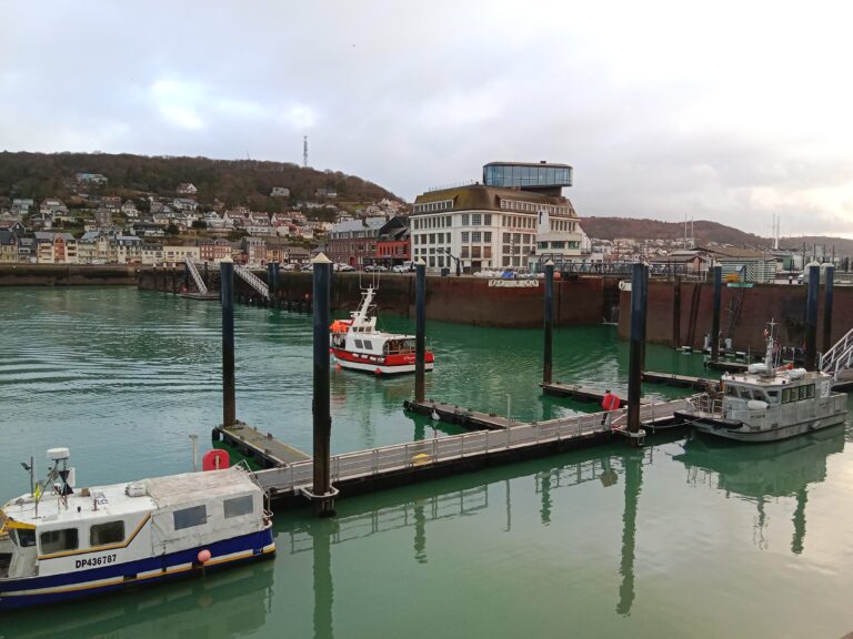 filter: 0; jpegRotation: 0; fileterIntensity: 0.000000; filterMask: 0; module:1facing:0; 
hw-remosaic: 0; 
touch: (-1.0, -1.0); 
modeInfo: ; 
sceneMode: Auto; 
cct_value: 0; 
AI_Scene: (-1, -1); 
aec_lux: 99.0; 
hist255: 0.0; 
hist252~255: 0.0; 
hist0~15: 0.0;